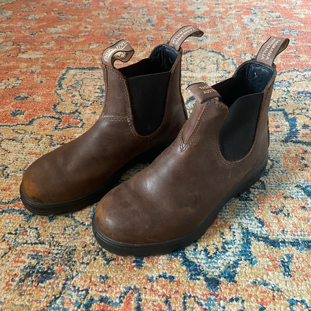 Blundstone #1609 Chelsea Boots Antique Brown US Women’s size 6/ UK size 3